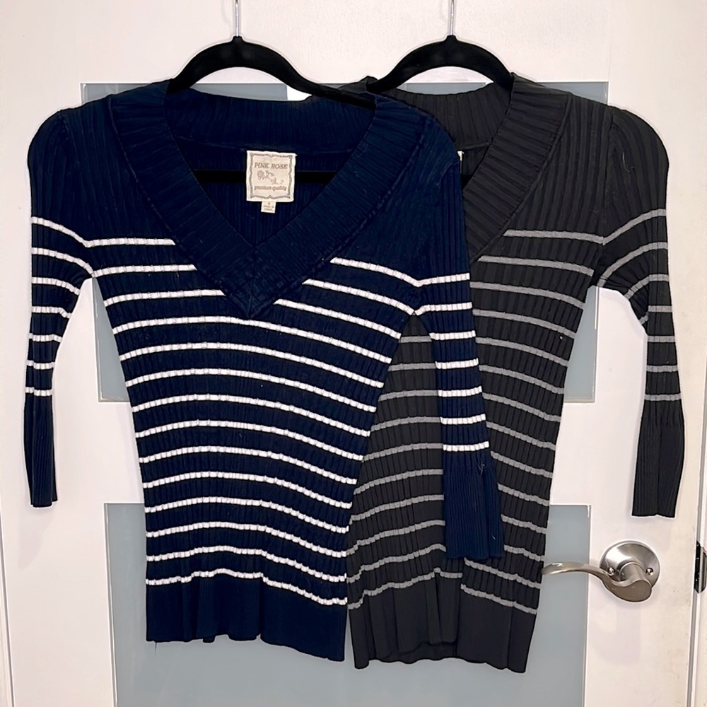 Bundle of 2 tops. Both size small
